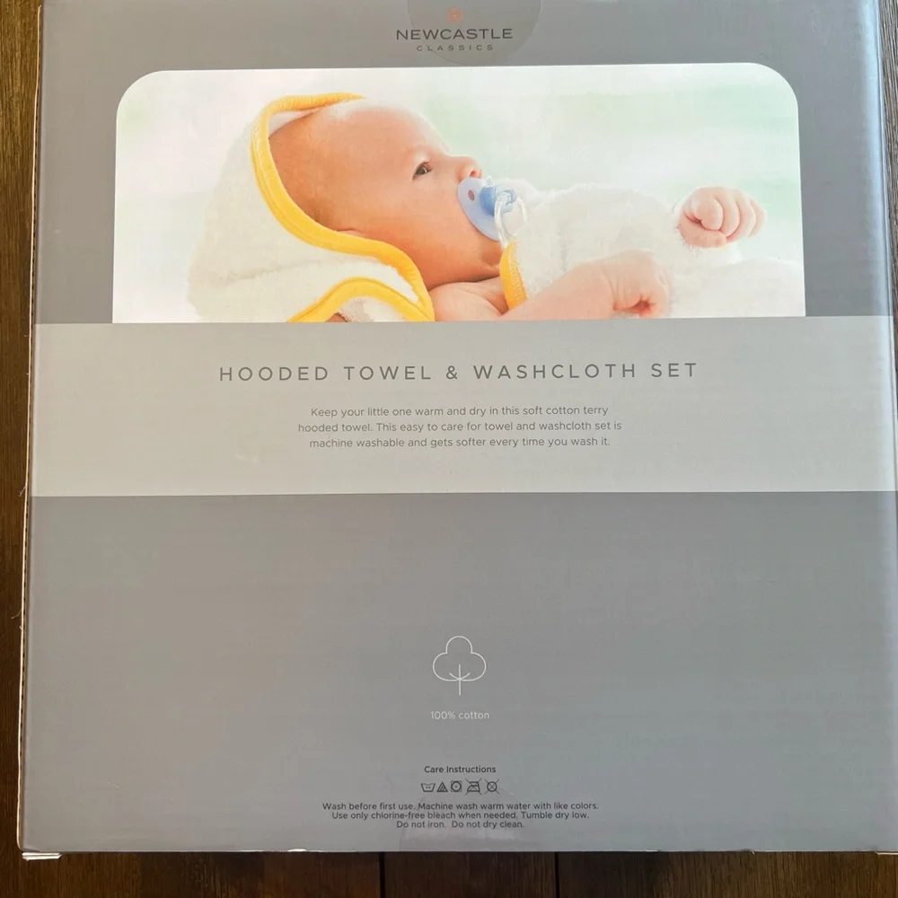 Hooded Towel & Washcloth Set - White and Brown